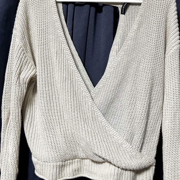 Sweaters - Picture 2 of 2